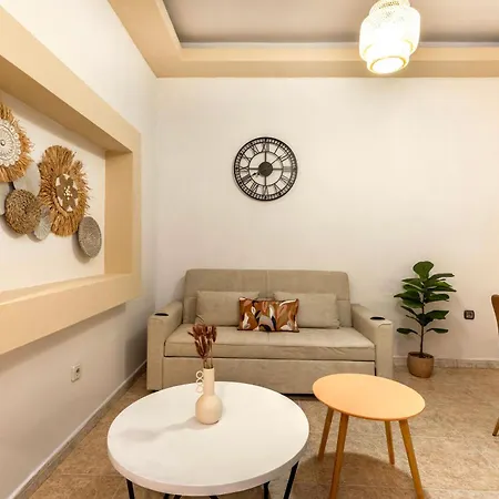 Elegant House With Garden View In Afantou